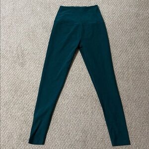 Like new beyond yoga caught in the midi leggings